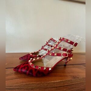 New Valentino Garavani RockStud Red Kitten Heels Pumps Shoes sz 7.5